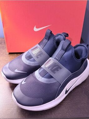 Nike Flex Runner Kids Slip-On Sneakers